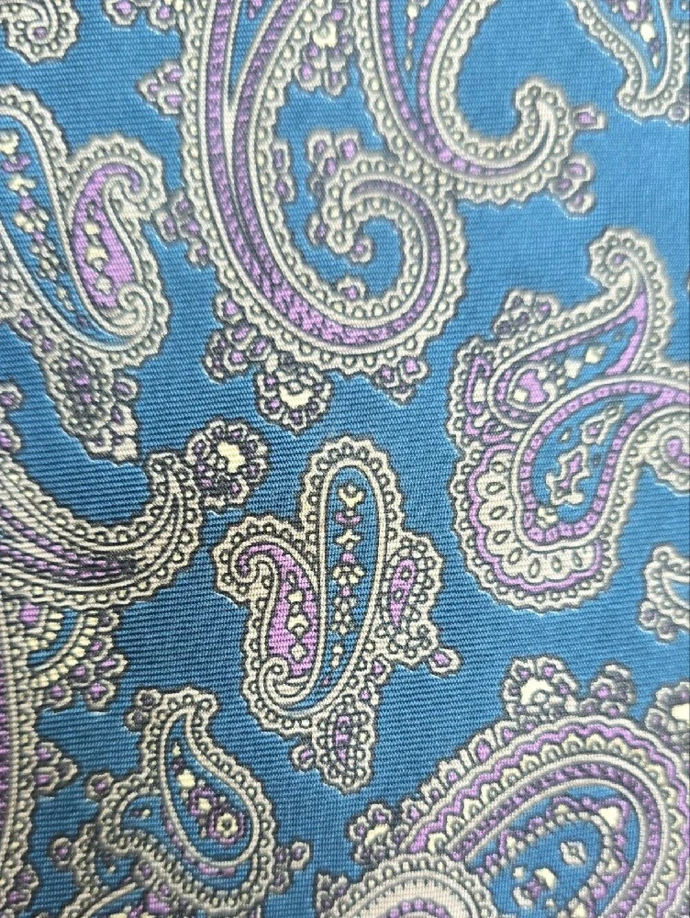 Blue Paisley Silk Tie - Classic Men's Accessory